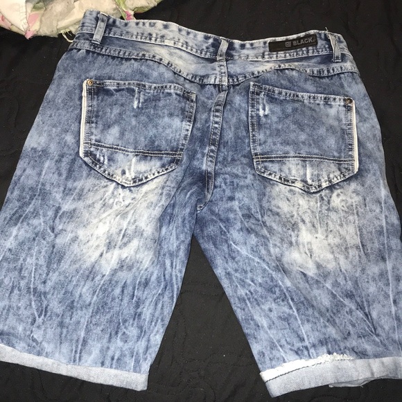 Shorts - Picture 3 of 3